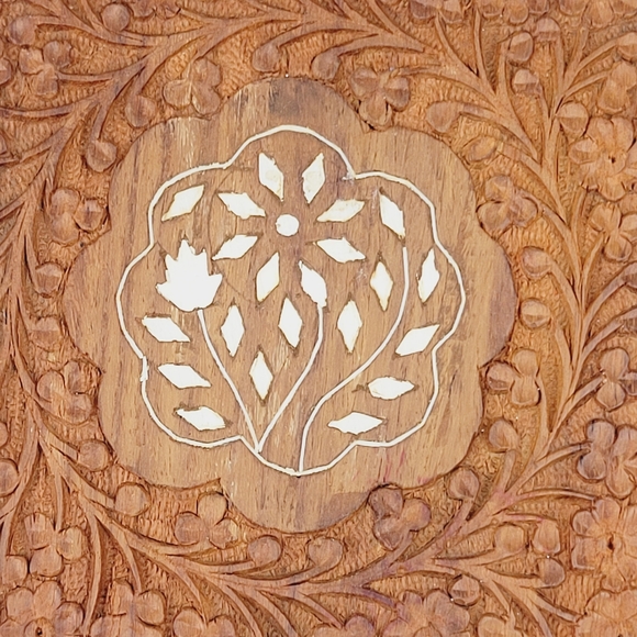 Vintage Sheesham Indian Rosewood Hand Carved Floral Box | Made in India - Picture 5 of 16